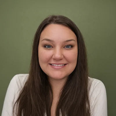 A headshot photo of Maralina